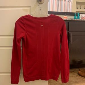 Lululemon Swiftly breathe long sleeve size 2